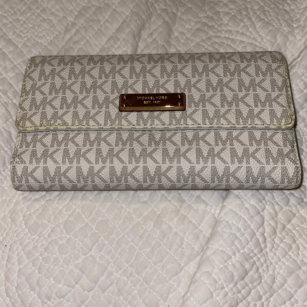 MK wallet like new